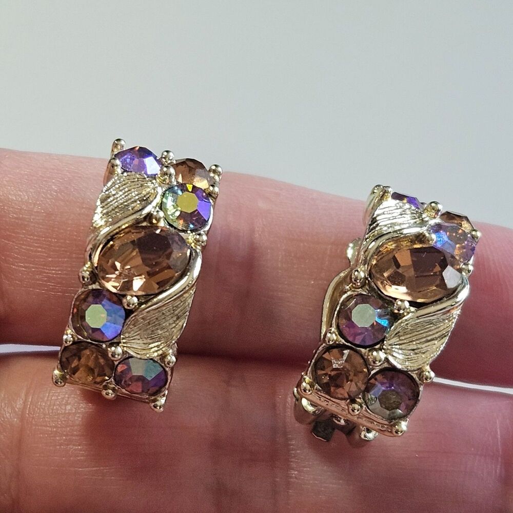 Lisner Vintage Gold Tone Aurora Borealis Clip On Earrings Chunky